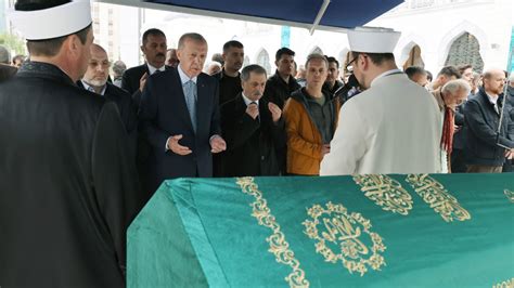 C­u­m­h­u­r­b­a­ş­k­a­n­ı­ ­E­r­d­o­ğ­a­n­,­ ­E­n­g­i­n­ ­A­r­d­ı­ç­­ı­n­ ­c­e­n­a­z­e­ ­t­ö­r­e­n­i­n­e­ ­k­a­t­ı­l­d­ı­